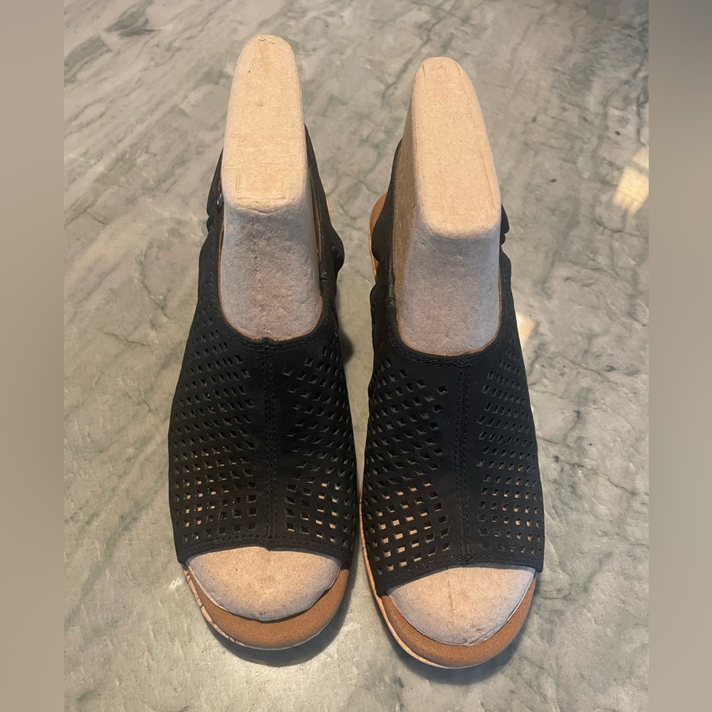 Rockport Briah Black Leather Perforated Cork Wedge Sandals Size 5 - Picture 2 of 8